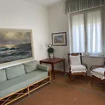Apartamento Sea Breeze Beachfront *