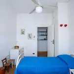Sea Breeze Beachfront Apartamento Gaeta