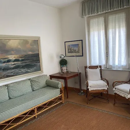 Apartment Sea Breeze Beachfront *